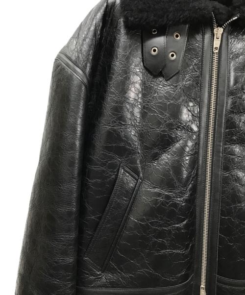 BALENCIAGA（バレンシアガ）BALENCIAGA (バレンシアガ) 17AW シアリングボンバージャケット ラムレザージャケット クラック加工 ムートンジャケット ガーメントケース付 534874 ブラック サイズ:48の古着・服飾アイテム