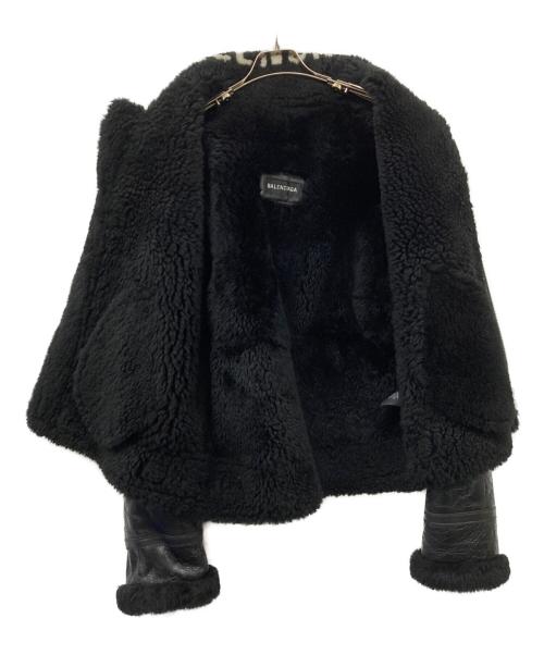 BALENCIAGA（バレンシアガ）BALENCIAGA (バレンシアガ) 17AW シアリングボンバージャケット ラムレザージャケット クラック加工 ムートンジャケット ガーメントケース付 534874 ブラック サイズ:48の古着・服飾アイテム