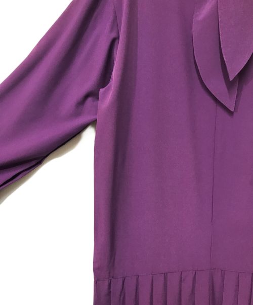LE CIEL BLEU（ルシェルブルー）LE CIEL BLEU (ルシェルブルー) drop waist pleated dress ドロップウエストプリーテッドドレス LE CIEL BLEU ルシェルブルー ボウタイ 21A65315 パープル サイズ:36の古着・服飾アイテム