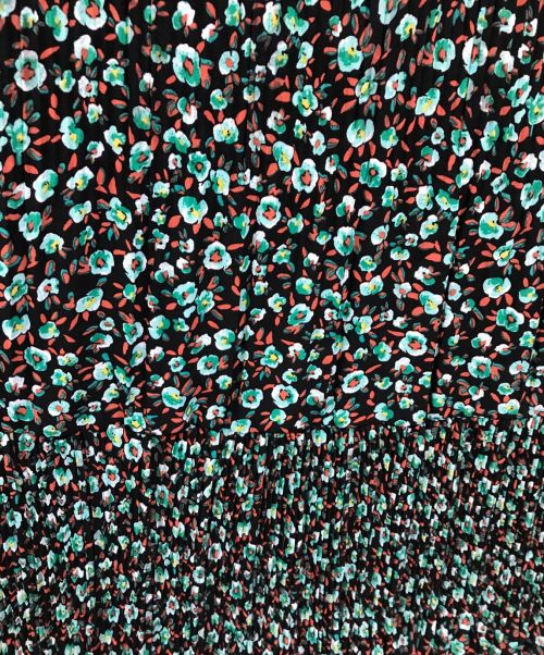 SUM1 STYLE（スミスタイル）SUM1 STYLE (スミスタイル) シャーリングワンピース/ear PAPILLONNER/EAZ5041109A0005/花柄/総柄 ブラック サイズ:下記参照の古着・服飾アイテム