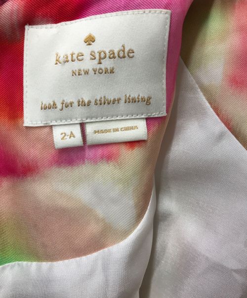 Kate Spade（ケイトスペード）Kate Spade (ケイトスペード) ノースリーブワンピース Kate Spade ケイトスペード 総柄 NJMU3274 マルチカラー サイズ:2・Ａの古着・服飾アイテム