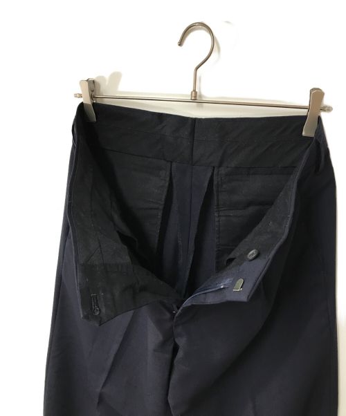 KOLOR（カラー）KOLOR (カラー) TROPICAL WOOL TAPERED PANTS トロピカルウールテーパードパンツ kolor カラー スラックス 日本製 ダブル タック入り 19SCM-P20112 ネイビー サイズ:SIZE 2の古着・服飾アイテム