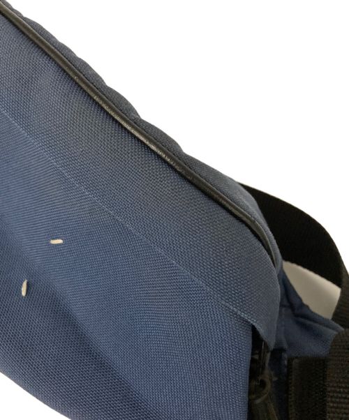 Maison Margiela 11（メゾンマルジェラ 11）Maison Margiela 11 バムバッグ/ボディバッグ/ウエストポーチ/S55WB0072 PR253/Maison Margiela 11/メゾンマルジェラ11/Made in Italy ブルー×ブラックの古着・服飾アイテム