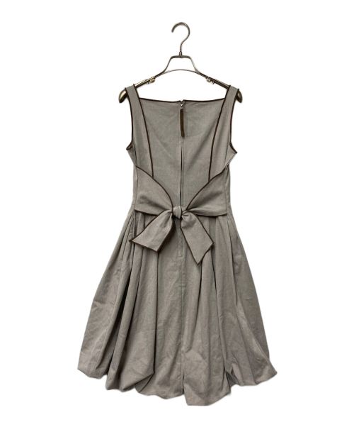 FOXEY NEWYORK（フォクシーニューヨーク）FOXEY NEWYORK (フォクシーニューヨーク) リボンデザインキャミソールワンピース/20793-SVAG36/FOXEY NEWYORK/フォクシーニューヨーク/Made in JAPAN グレー サイズ:40の古着・服飾アイテム