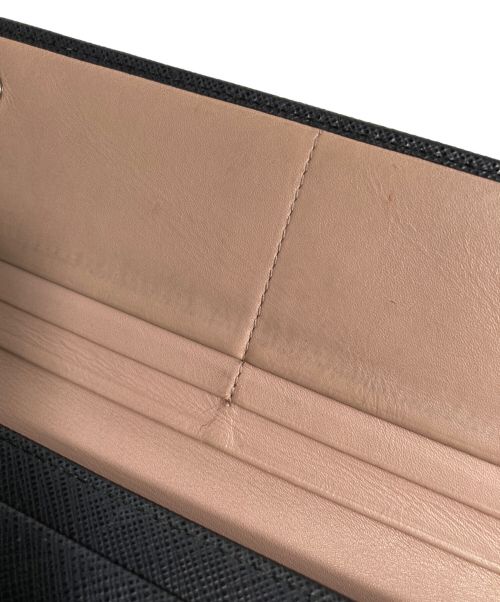 PRADA（プラダ）PRADA (プラダ) サフィアーノ レザー 2つ折り財布/1MH132/長財布/ブラック×ピンク ブラック×ピンクの古着・服飾アイテム