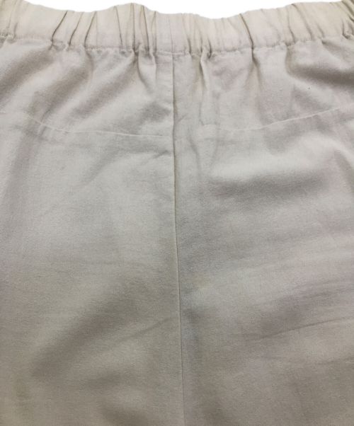 evam eva（エヴァムエヴァ）evam eva (エヴァムエヴァ) cotton tuck pants evam eva エヴァムエヴァ E221T199 アイボリー アイボリー サイズ:1の古着・服飾アイテム