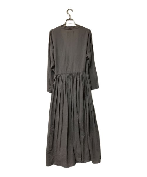 evam eva（エヴァムエヴァ）evam eva (エヴァムエヴァ) gather robe ギャザーローブ evam eva エヴァムエヴァ 日本製 E201T113 グレー サイズ:2の古着・服飾アイテム