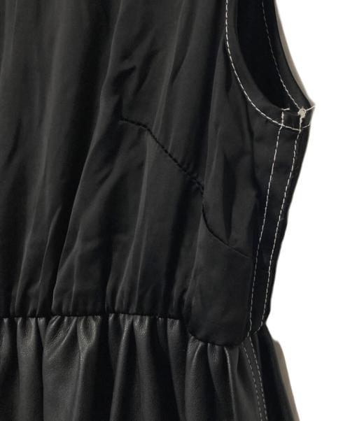 HACHE（アッシュ）HACHE (アッシュ) 切替ノースリーブワンピース ブラック サイズ:42の古着・服飾アイテム