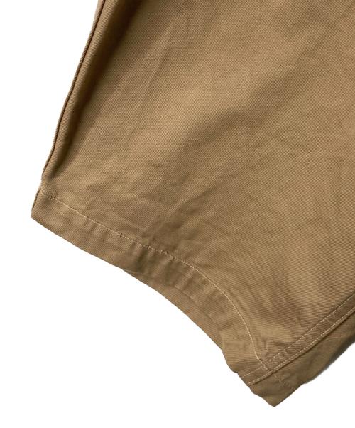 COMOLI（コモリ）COMOLI (コモリ) ベルテッドチノショーツ 101-03007 ベージュの古着・服飾アイテム