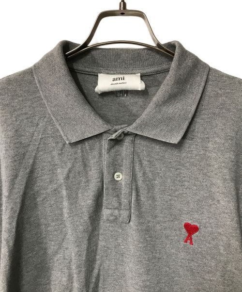 AMI Alexandre Mattiussi（アミアレクサンドルマテュッシ）AMI Alexandre Mattiussi (アミ アレクサンドル マテュッシ) ポロシャツ/AMI Alexandre Mattiussiアミ アレクサンドルマテュッシ/グレー/E22HPL001.760 グレー サイズ:XLの古着・服飾アイテム