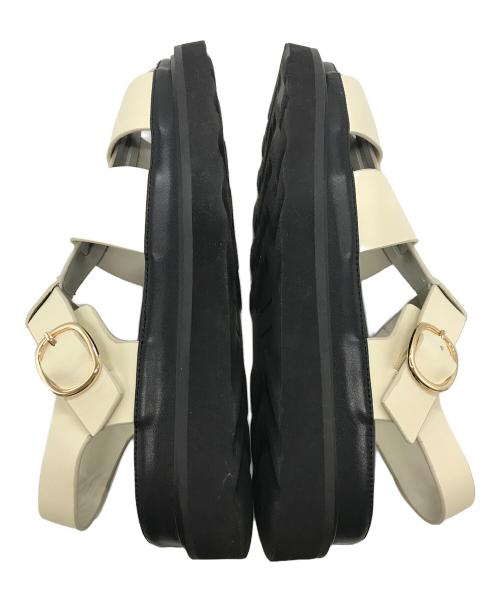 MOHI（モヒ）MOHI (モヒ) グルカサンダル ホワイト サイズ:39の古着・服飾アイテム