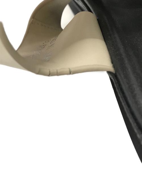 MOHI（モヒ）MOHI (モヒ) グルカサンダル ホワイト サイズ:39の古着・服飾アイテム