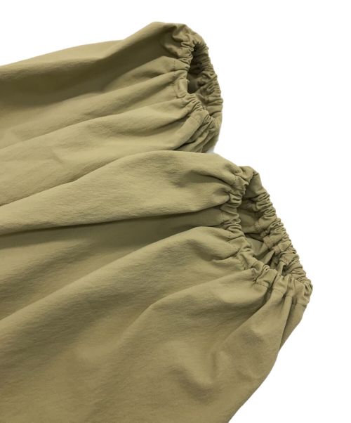 YORI（ヨリ）YORI (ヨリ) 撥水ストレッチパーカー yori/ヨリ ベージュ YR25-24042SP ベージュ サイズ:SIZE 34の古着・服飾アイテム