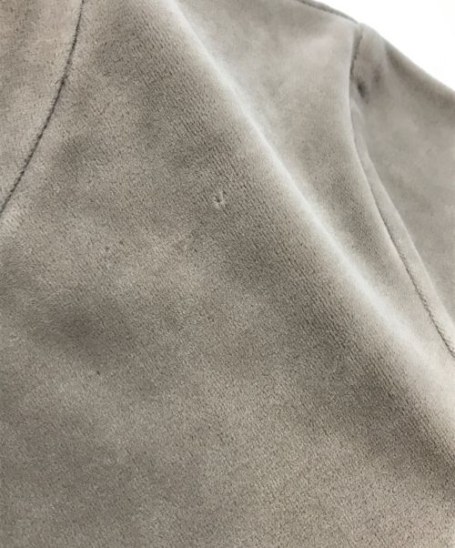 FOXEY NEWYORK（フォクシーニューヨーク）FOXEY NEWYORK (フォクシーニューヨーク) ベロアダブルジップノーカラージャケット ベージュ サイズ:表記なしの古着・服飾アイテム