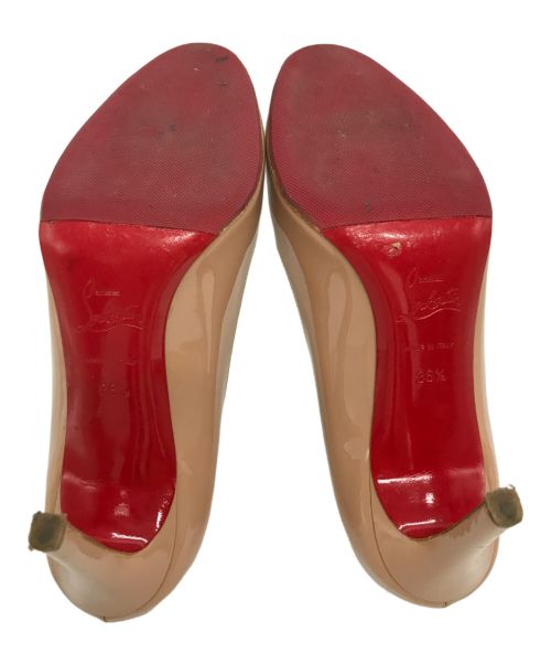Christian Louboutin（クリスチャン・ルブタン）Christian Louboutin (クリスチャン・ルブタン) エナメルパンプス ベージュ サイズ:36 1/2の古着・服飾アイテム