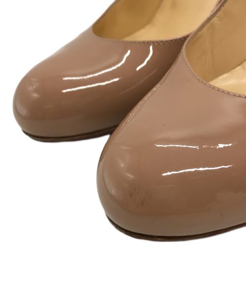 Christian Louboutin（クリスチャン・ルブタン）Christian Louboutin (クリスチャン・ルブタン) エナメルパンプス ベージュ サイズ:36 1/2の古着・服飾アイテム