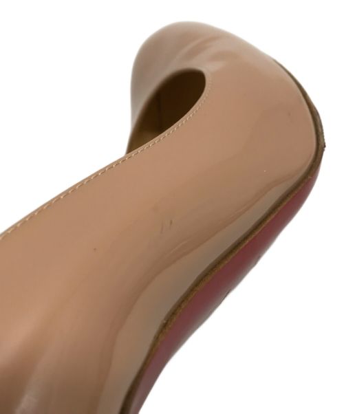 Christian Louboutin（クリスチャン・ルブタン）Christian Louboutin (クリスチャン・ルブタン) エナメルパンプス ベージュ サイズ:36 1/2の古着・服飾アイテム
