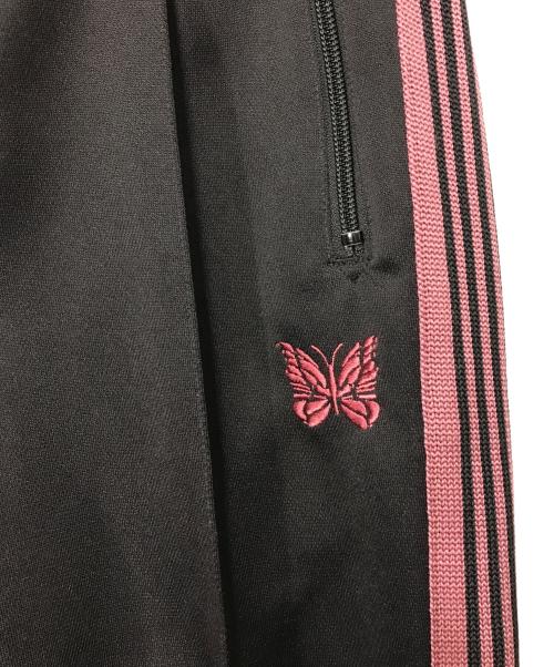 Needles（ニードルズ）Needles (ニードルズ) Narrow Track Pant ナロートラックパンツ LQ230 ブラック×ピンク サイズ:Mの古着・服飾アイテム