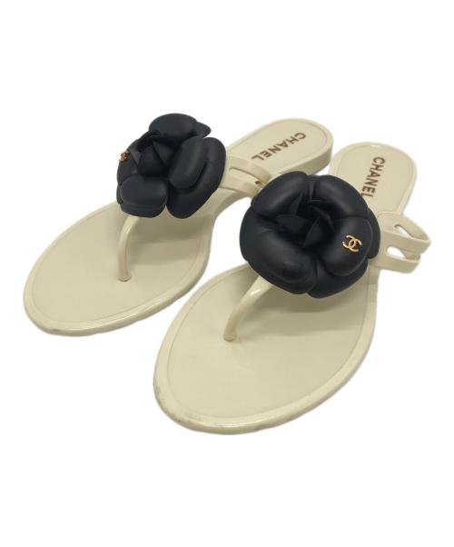CHANEL（シャネル）CHANEL (シャネル) カメリアラバーサンダル ホワイト×ブラック サイズ:SIZE 38の古着・服飾アイテム