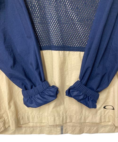 OAKLEY（オークリー）OAKLEY (オークリー) アノラックパーカー ブルー×ベージュ サイズ:Mの古着・服飾アイテム