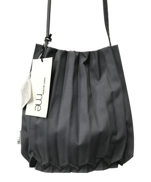 me ISSEY MIYAKE（ミーイッセイ ミヤケ）me ISSEY MIYAKE (ミーイッセイ ミヤケ) TRUNK PLEATS BAG トランクプリーツバッグ MI41AG036 グレーの古着・服飾アイテム