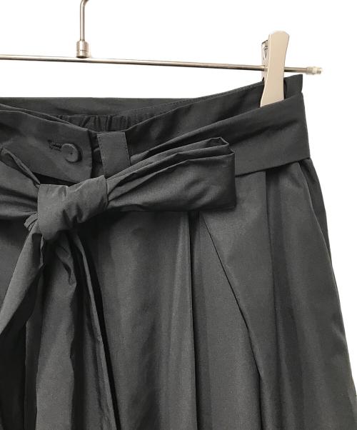 GRACE CLASS（グレースクラス）GRACE CLASS (グレースクラス) ブラックタフタオーバースカート ブラック サイズ:38の古着・服飾アイテム