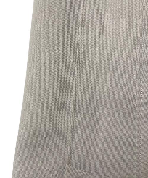 UNITED TOKYO（ユナイテッドトーキョー）UNITED TOKYO (ユナイテッドトーキョー) ランダムカットデザインスカート アイボリー サイズ:SIZE 1の古着・服飾アイテム