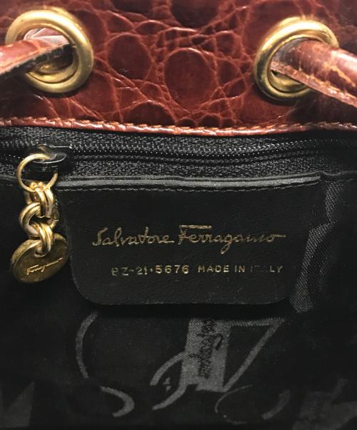 Salvatore Ferragamo（サルヴァトーレ フェラガモ）Salvatore Ferragamo (サルヴァトーレ フェラガモ) 型押し巾着ミニバックパック BZ-21・5676 ボルドー×ブラウンの古着・服飾アイテム