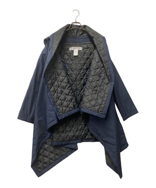 COMME des GARCONS COMME des GARCONS（コムデギャルソン コムデギャルソン）COMME des GARCONS COMME des GARCONS (コムデギャルソン コムデギャルソン) 変形 中綿フーデットコート W16C005 ネイビー×ブラック サイズ:Sの古着・服飾アイテム
