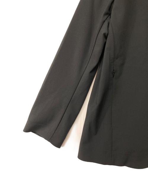 DESCENTE ALLTERRAIN（デザイント オルテライン）DESCENTE ALLTERRAIN (デザイント オルテライン) TECH TAILORED JACKET テックテーラードジャケット DU5SJKI1M ブラック サイズ:JP Sの古着・服飾アイテム