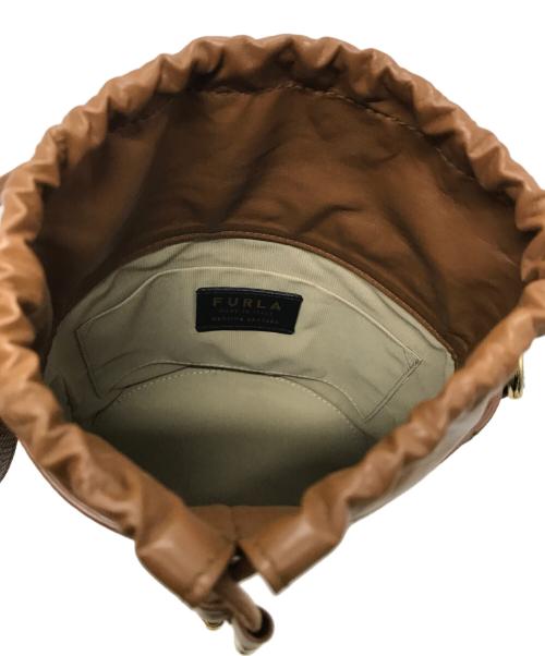 FURLA（フルラ）FURLA (フルラ) バケットバッグ ベージュ×ブラウンの古着・服飾アイテム