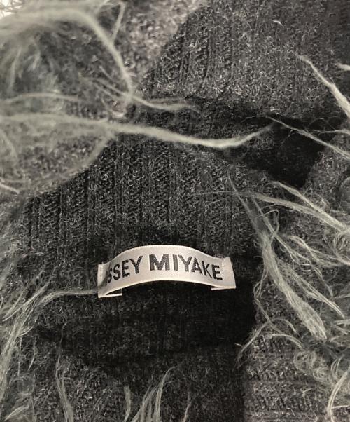 ISSEY MIYAKE（イッセイミヤケ）ISSEY MIYAKE (イッセイミヤケ) フェザータートルネックニット IM44JK508 グレー サイズ:3の古着・服飾アイテム