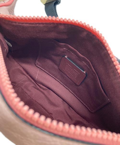 COACH（コーチ）COACH (コーチ) DISNEY (ディズニー) ウエストバッグ ピンクの古着・服飾アイテム