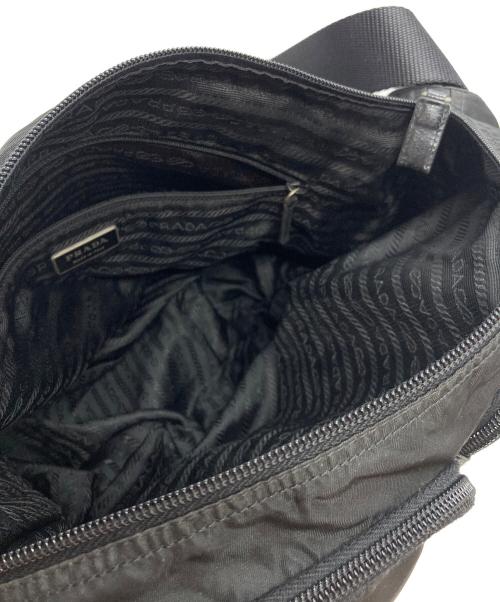 PRADA（プラダ）PRADA (プラダ) ナイロンショルダーバッグ ブラックの古着・服飾アイテム