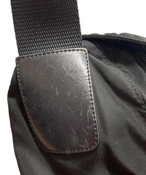 PRADA（プラダ）PRADA (プラダ) ナイロンショルダーバッグ ブラックの古着・服飾アイテム