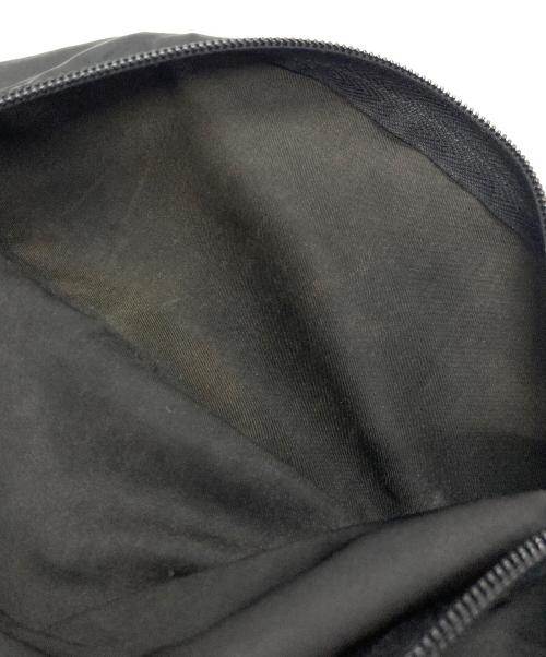 PRADA（プラダ）PRADA (プラダ) ナイロンショルダーバッグ ブラックの古着・服飾アイテム