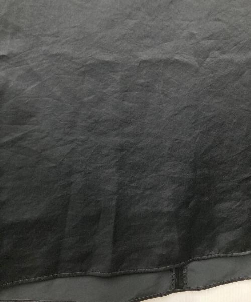 EVERYDAY I LIKE.（エヴリデイ アイ ライク）EVERYDAY I LIKE. (エヴリデイ アイ ライク) Minimal Satin ノースリーブブラウス 23-051-500-8030-1-0 ブラック サイズ:-の古着・服飾アイテム