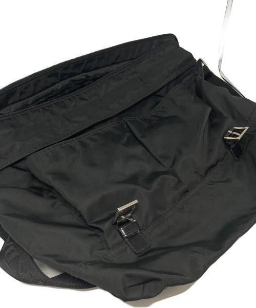 PRADA（プラダ）PRADA (プラダ) ナイロンメッセンジャーバック ブラックの古着・服飾アイテム