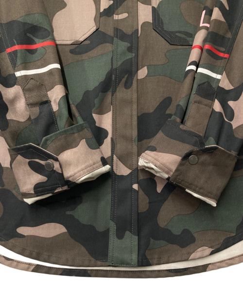 VALENTINO（ヴァレンティノ）VALENTINO (ヴァレンティノ) カモ柄プリントシャツジャケット 0000046624 01 オリーブ サイズ:48の古着・服飾アイテム