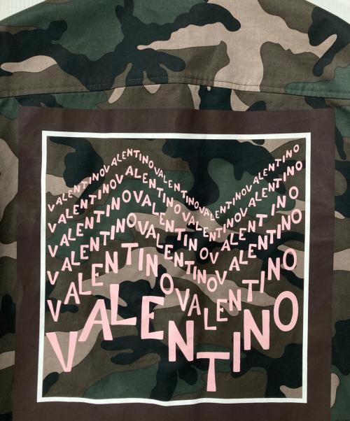 VALENTINO（ヴァレンティノ）VALENTINO (ヴァレンティノ) カモ柄プリントシャツジャケット 0000046624 01 オリーブ サイズ:48の古着・服飾アイテム