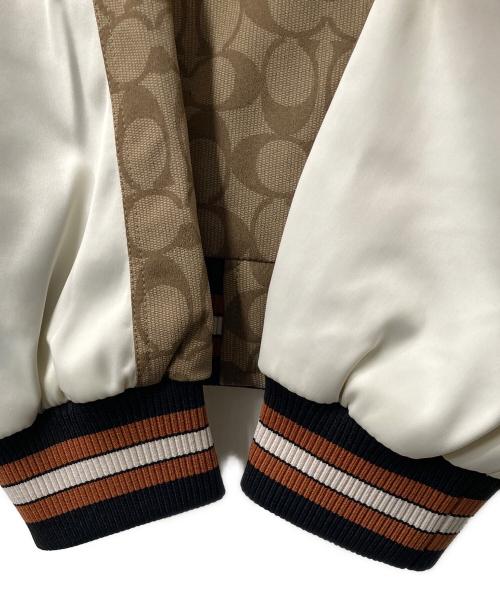 COACH（コーチ）COACH (コーチ) シグネチャー スーベニア ジャケット ホワイト×ベージュ サイズ:Ｍの古着・服飾アイテム