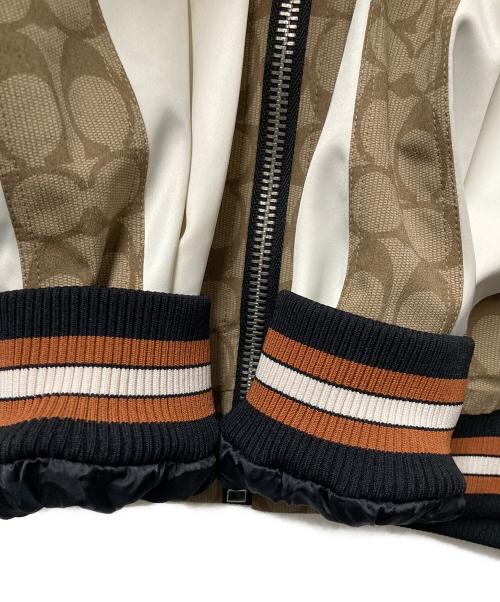 COACH（コーチ）COACH (コーチ) シグネチャー スーベニア ジャケット ホワイト×ベージュ サイズ:Ｍの古着・服飾アイテム