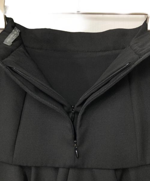ALEXANDER McQUEEN（アレキサンダーマックイーン）ALEXANDER McQUEEN (アレキサンダーマックイーン) フレアスカート 479329 QJJ12 ブラック サイズ:38の古着・服飾アイテム