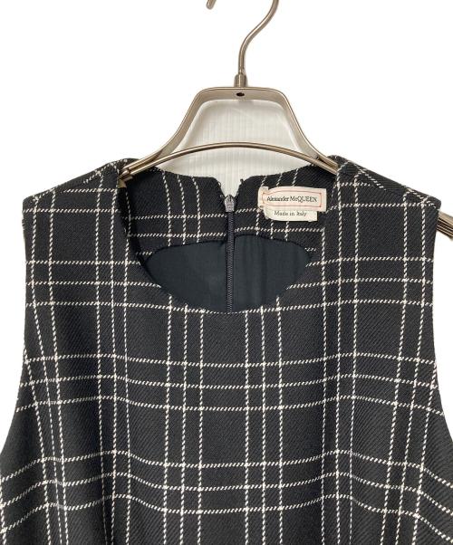 ALEXANDER McQUEEN（アレキサンダーマックイーン）ALEXANDER McQUEEN (アレキサンダーマックイーン) チェックノースリ－ブワンピース 639939 ブラック サイズ:38の古着・服飾アイテム