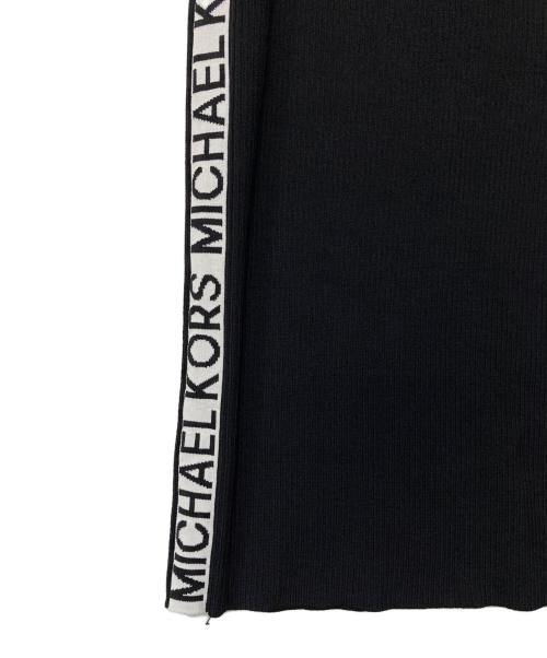 MICHAEL KORS（マイケル・コース）MICHAEL KORS (マイケルコース) ロゴサイドライン リブニットワンピース JS381NQ5ZV ブラック サイズ:Mの古着・服飾アイテム