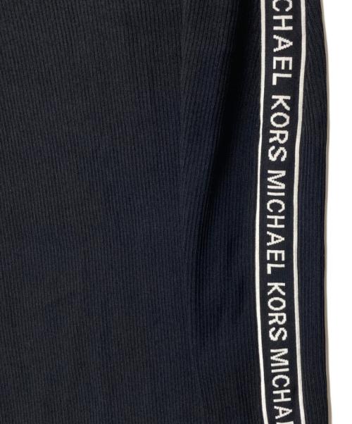 MICHAEL KORS（マイケル・コース）MICHAEL KORS (マイケルコース) ロゴサイドライン リブニットワンピース JS180LN5ZV ブラック サイズ:Lの古着・服飾アイテム