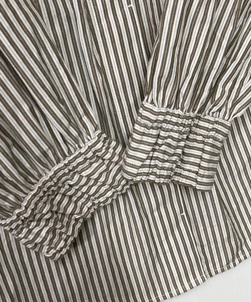 sara mallika（サラマリカ）sara mallika (サラマリカ) CTN STRIPE BIG FRILL SHIRRING SHIRTS カーキ×ホワイト サイズ:表記なしの古着・服飾アイテム