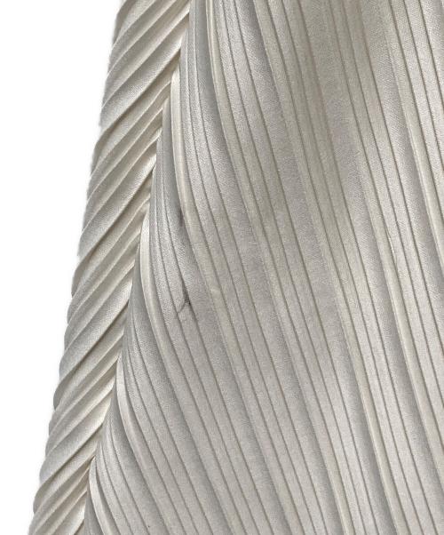 anuans（アニュアンス）anuans (アニュアンス) バックテールプリーツカットワンピース 1523332141-0 アイボリー サイズ:Fの古着・服飾アイテム