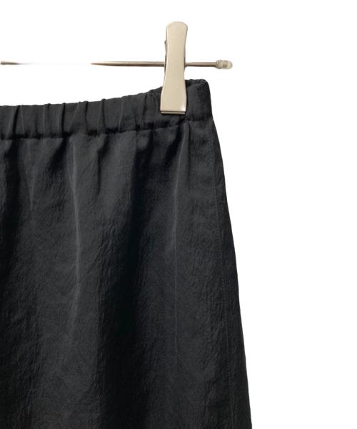 MACPHEE（マカフィー）MACPHEE (マカフィー) クリンクルサテン アシンメトリーギャザースカート 12-05-24-05003 ブラック サイズ:34の古着・服飾アイテム