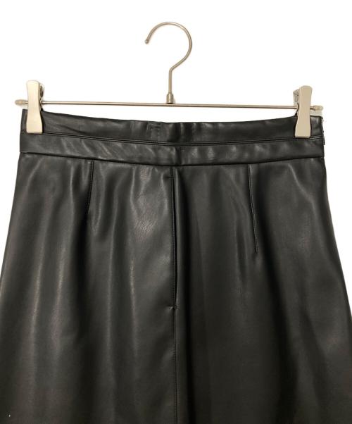 BALLSEY（ボールジィ）BALLSEY (ボールジィ) レザーライククロス トラペーズスカート ブラック サイズ:36の古着・服飾アイテム